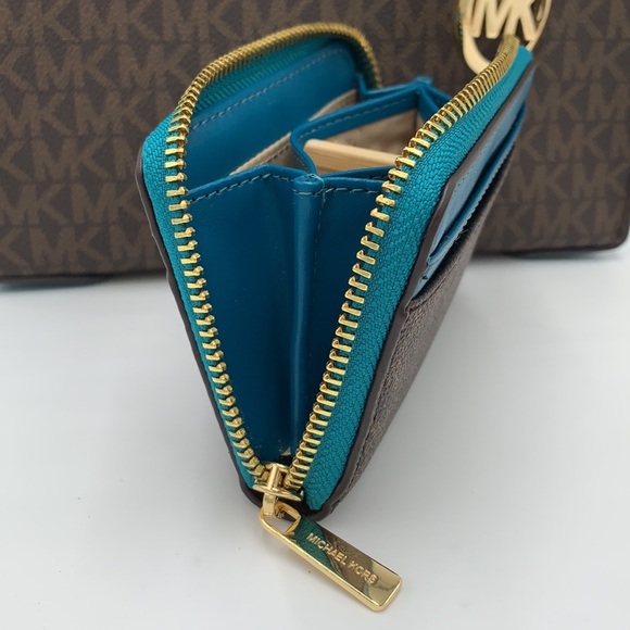 MICHAEL KORS MERCER MEDIUM MESSENGER CROSSBODY BAG & MEDIUM ZIP AROUND W… - Picture 13 of 16